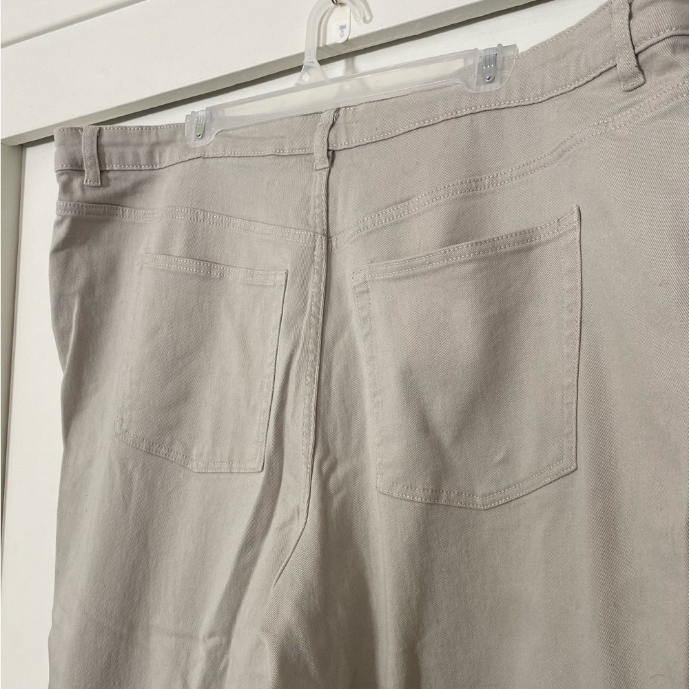 H&M Ladies XXL Loose Fit Cream Colored Pants - Picture 3 of 4